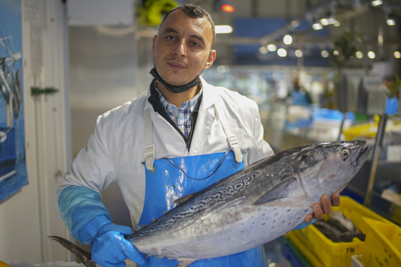 Poissonnier - Vendeur de poisson. ISO Pesca Bruxelles